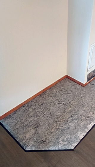 Kamenná podložka pod krbová kamna ze žuly Viscount White