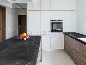 Kamenná kuchyňská deska z černého přírodního kamene Infinity Kamenná kuchyňská deska z černého přírodního kamene Infinity