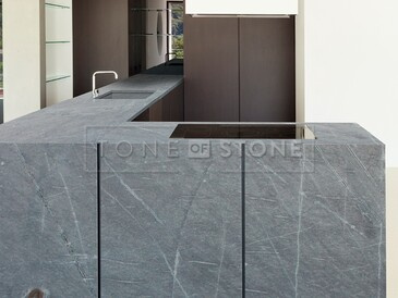 Kuchyňská pracovní deska z kvarcitu ATLANTIC LAVASTONE, vizualizace. Zakázkové kamenictví TONE OF STONE