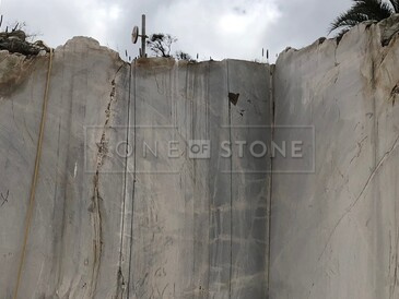 Těžba přírodního kamene - kvarcit JADORE, země původu Brazílie. Velkoformátové desky, kamenictví TONE OF STONE Těžba přírodního kamene - kvarcit JADORE, země původu Brazílie. Velkoformátové desky, kamenictví TONE OF STONE
