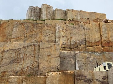 Těžba brazilského kvarcitu Nacarado Těžba brazilského kvarcitu Nacarado