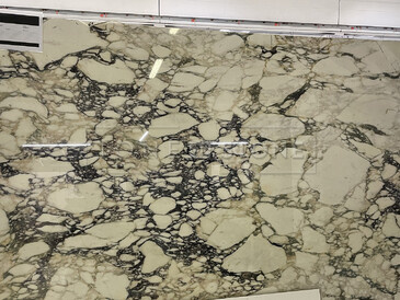 Mramor CALACATTA MONET, zakázkové kamenictví TONE OF STONE