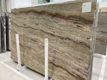 Přírodní kvarcit Nacarado je díky své zemité kresbě a odolnosti vhodný pro kuchyňské desky Přírodní kvarcit Nacarado je díky své zemité kresbě a odolnosti vhodný pro kuchyňské desky