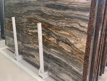 Kamenná deska přírodního kamene Quartzite Michelangelo v zemitých odstínech hnědé a šedé Kamenná deska přírodního kamene Quartzite Michelangelo v zemitých odstínech hnědé a šedé