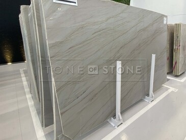 Kamenná deska krémového kvarcitu Sky Gold