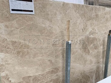 Mramorová deska přírodního kamene Monaco brown v béžové barvě Mramorová deska přírodního kamene Monaco brown v béžové barvě