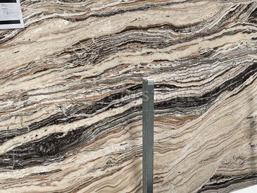 Zemité tóny travertinu Travertino Jurassico dodají každému interiéru eleganci a nepřehlédnutelnost Zemité tóny travertinu Travertino Jurassico dodají každému interiéru eleganci a nepřehlédnutelnost