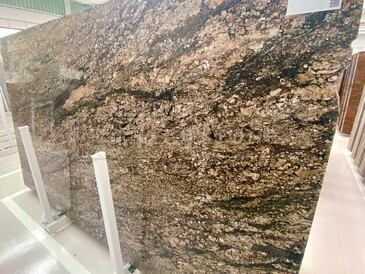 Kamenná deska žuly Pegasus v hnědé barvě Kamenná deska žuly Pegasus v hnědé barvě