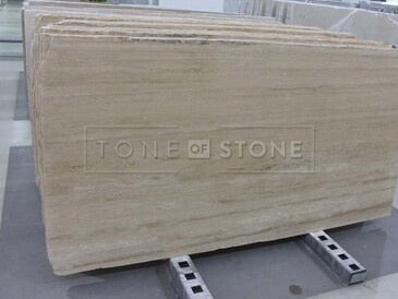 Deska přírodního kamene Travertino Romano Classico. Zakázkové kamenictví TONE OF STONE