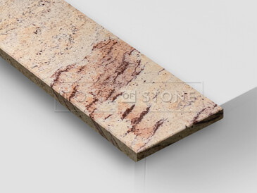 Žula SHIWAKASHI LESK, detail. Velmi oblíbený přírodní kámen se zajímavou kresbou, které dominují zlaté a hnědé tóny. Tato žula má skvělé vlastnosti a je vhodná pro výrobu interiérových i exteriérových parapetů. 