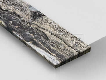 Mramor ARABESCATO GRIGIO LESK, detail. Exkluzivní přírodní kámen s unikátním šedým zbarvením a nádhernou kresbou. Tento výjimečný mramor se používá pro výrobu interiérových i exteriérových parapetů.