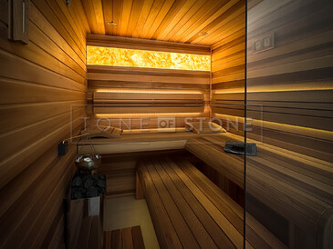 Podsvícená deska z onyxu v sauně, luxusní přírodní kámen HONEY ONYX. Zakázková výroba kamenictví TONE OF STONE. Podsvícená deska z onyxu v sauně, luxusní přírodní kámen HONEY ONYX. Zakázková výroba kamenictví TONE OF STONE.