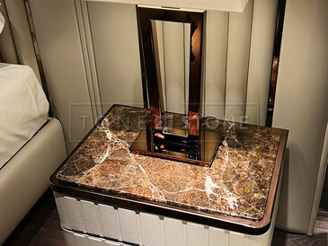 Mramor Emperador Brown na designovém nočním stolku v ladných zemitých tónech. Zakázkové kamenictví TONE OF STONE