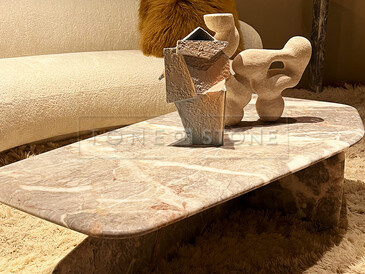 Exkluzivní konferenční stolek z kamene Fior di Pesco. Zakázkové kamenictví TONE OF STONE