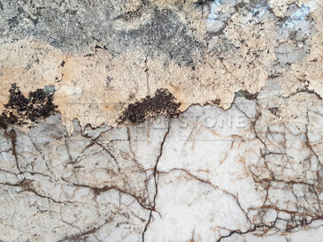 Brazilský kvarcit Patagonia je typický svou rozmanitou kresbou a krystalickou částí, kterou je možné prosvítit. Zakázkové kamenictví TONE OF STONE. Brazilský kvarcit Patagonia je typický svou rozmanitou kresbou a krystalickou částí, kterou je možné prosvítit. Zakázkové kamenictví TONE OF STONE.