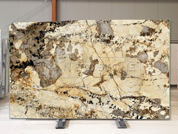Kamenná deska z brazilského kvarcitu Patagonia. Zakázkové kamenictví TONE OF STONE. Kamenná deska z brazilského kvarcitu Patagonia. Zakázkové kamenictví TONE OF STONE.
