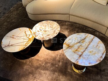 Sada konferenčních stolů z přírodního kamene Patagonia a Roma Imperiale. Zakázkové kamenictví TONE OF STONE.