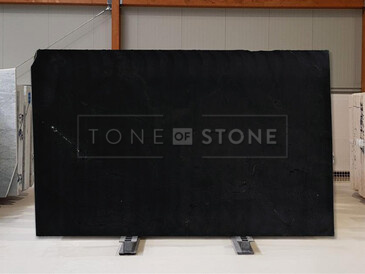 Přírodní kámen Negresco. Zakázkové kamenictví TONE OF STONE.