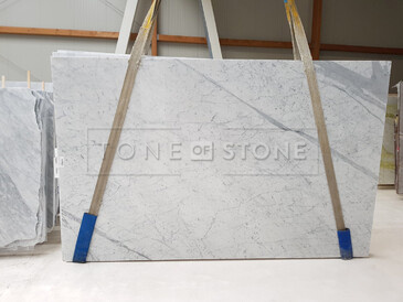 Přírodní kámen Statuarietto. Zakázkové kamenictví TONE OF STONE.