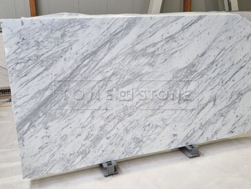 Přírodní mramor Statuarietto. Zakázkové kamenictví TONE OF STONE.