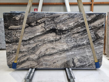 Mramorová deska Arabescato Grigio s tmavými odstíny Mramorová deska Arabescato Grigio s tmavými odstíny