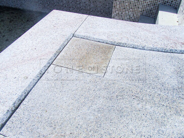 Archivní fotografie - OBKLAD BAZÉNU PŘÍRODNÍM KAMENEM. Zakázkové kamenictví TONE OF STONE.