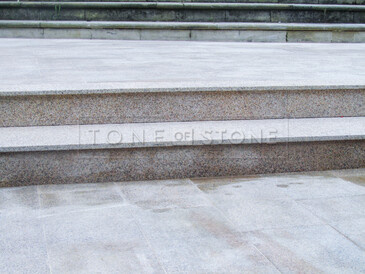 Archivní fotografie - OBKLAD BAZÉNU PŘÍRODNÍM KAMENEM. Zakázkové kamenictví TONE OF STONE.