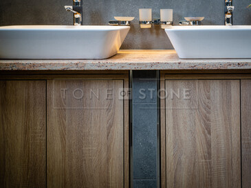 Žula Shivakashi: Spojení elegance a trvanlivosti. Zakázková výroba TONE OF STONE. Žula Shivakashi: Spojení elegance a trvanlivosti. Zakázková výroba TONE OF STONE.