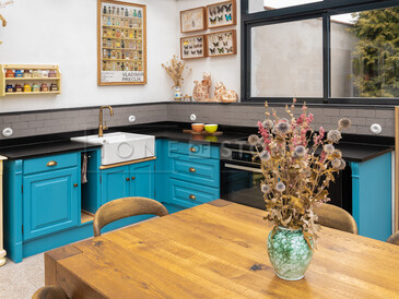 Kuchyňská pracovní deska ze žuly Nero Assoluto Zimbabwe (trattato) v povrchové úpravě satén