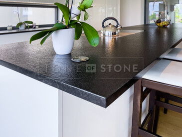 Černá elegance pro váš design: Nero Assoluto Zimbabwe. Zakázková výroba TONE OF STONE. Černá elegance pro váš design: Nero Assoluto Zimbabwe. Zakázková výroba TONE OF STONE.