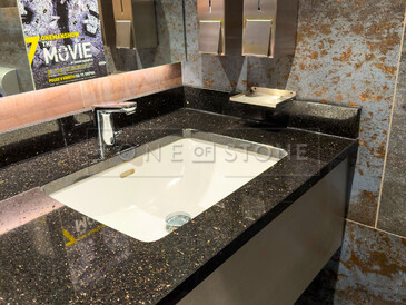 Černá umyvadlová deska pro CineStar České Budějovice Čtyři Dvory. Přírodní kámen Star Galaxy.  Zakázkové kamenictví TONE OF STONE Černá umyvadlová deska pro CineStar České Budějovice Čtyři Dvory. Přírodní kámen Star Galaxy.  Zakázkové kamenictví TONE OF STONE