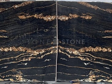 Bookmatch přírodního kamene Black Fusion. Zakázkové kamenictví TONE OF STONE.
