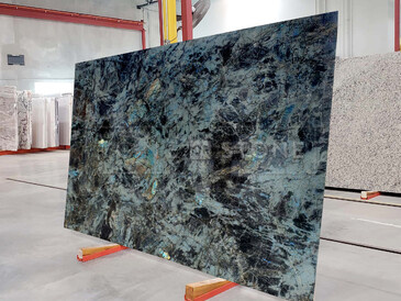 Kliknutím zvětšíte Katalog - Labradorite Lemurian Blue