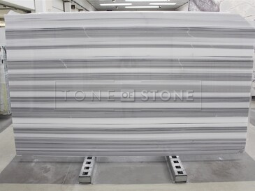 Přírodní mramor Striato Olimpo. Zakázkové kamenictví TONE OF STONE