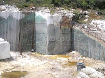 Těžba přírodního kamene - kvarcit JADORE, země původu Brazílie. Velkoformátové desky, kamenictví TONE OF STONE Těžba přírodního kamene - kvarcit JADORE, země původu Brazílie. Velkoformátové desky, kamenictví TONE OF STONE