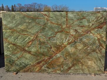 Kamenná deska Rain Forest Green. Zakázkové kamenictví TONE OF STONE