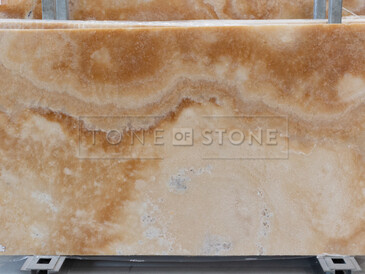 Přírodní kámen Onice Honey. Kamenictví TONE OF STONE. Přírodní kámen Onice Honey. Kamenictví TONE OF STONE.