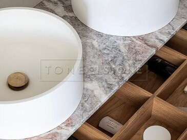 Umyvadlová deska z přírodního kamene Fior di Pesco