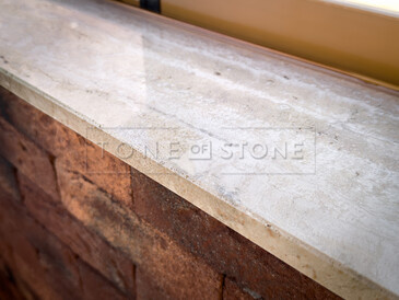 Zhotovení parapetů z přírodního kamene Travertino Romano Classico. Zakázkové kamenictví TONE OF STONE