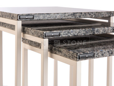 Set konferenčních stolků z přírodního kamene Blue Eyes s bílou podnoží