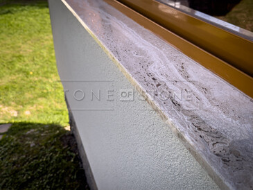 Kamenné parapety Shivakashi - Ivory Brown. Zakázkové kamenictví TONE OF STONE.