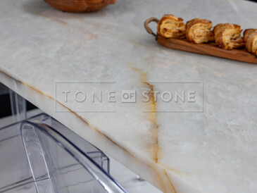 Inspirace - kvarcit Diamond White. Zakázkové kamenictví TONE OF STONE