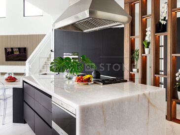 Inspirace - kvarcit Diamond White. Zakázkové kamenictví TONE OF STONE