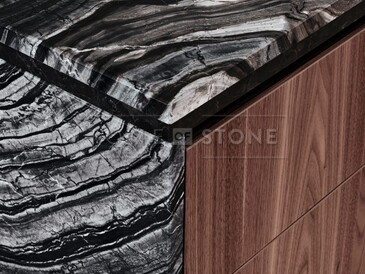 Mramorová kuchyň s přírodním kamenem Silver Wave. Zakázkové kamenictví TONE OF STONE. Mramorová kuchyň s přírodním kamenem Silver Wave. Zakázkové kamenictví TONE OF STONE.