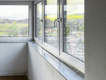 Mramorové parapety Bianco Carrara. Zakázkové kamenictví TONE OF STONE.