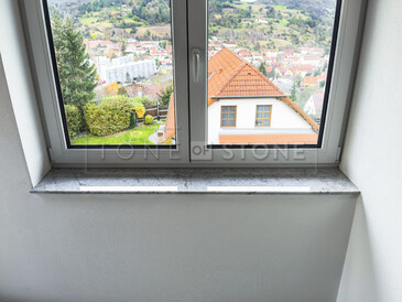 Mramorové parapety Bianco Carrara. Zakázkové kamenictví TONE OF STONE.