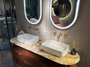 Koupelnová umyvadlová deska z přírodního kvarcitu Patagonia.