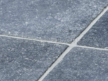 Obložení podlahy přírodním kamenem Belgian Blue Stone.