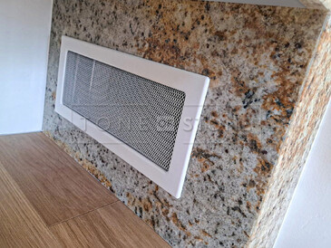 Detail ventilace - vyhřívaná lavička z přírodního kamene Colonial Gold