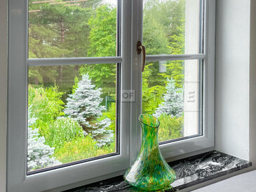 Realizace parapetu z přírodního mramoru Arabescato Grigio. Zakázková výroba TONE OF STONE. Realizace parapetu z přírodního mramoru Arabescato Grigio. Zakázková výroba TONE OF STONE.